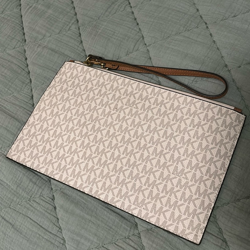 Michael Kors Wristlet